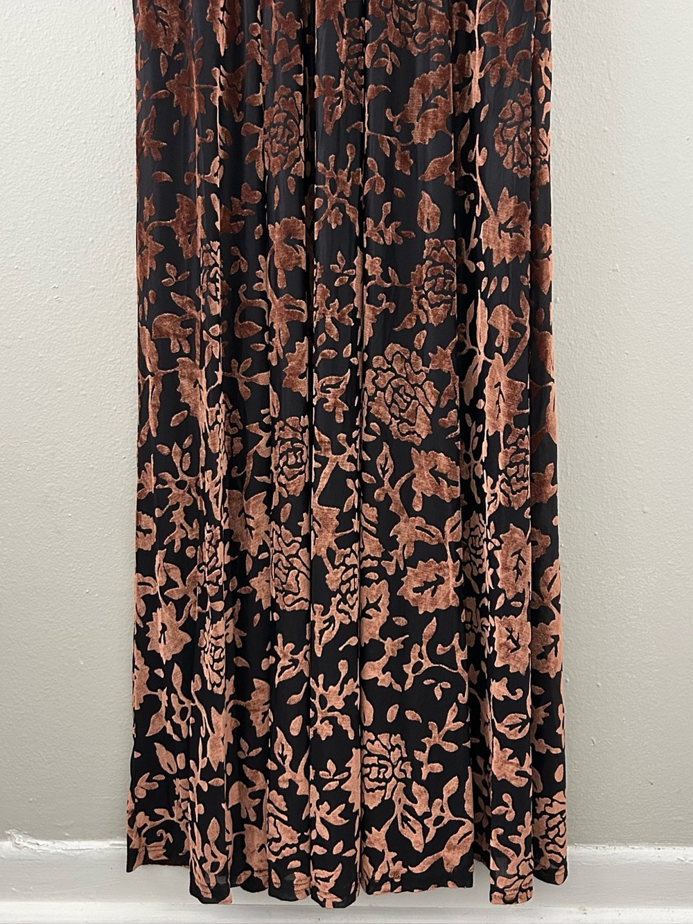 Baltic Born Leslie Velvet Maxi Dress Womens XL Black Bronze Floral Boho Formal - Picture 3 of 12